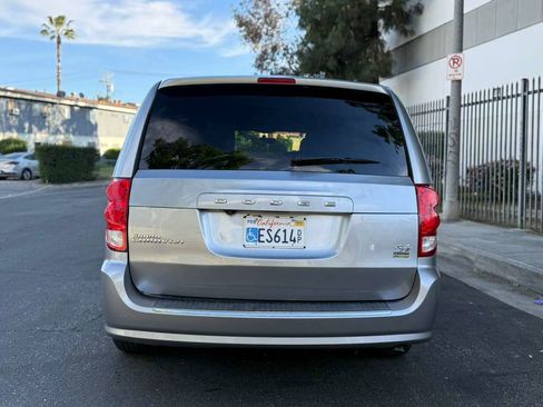 Used 2016 Dodge Grand Caravan R/T image 13