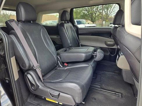 Used 2025 Kia Carnival image 26