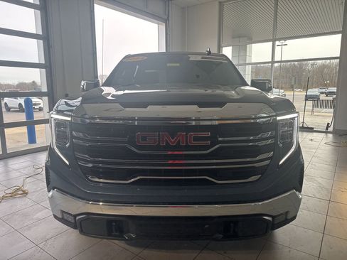 Used 2024 GMC Sierra 1500 SLT image 2