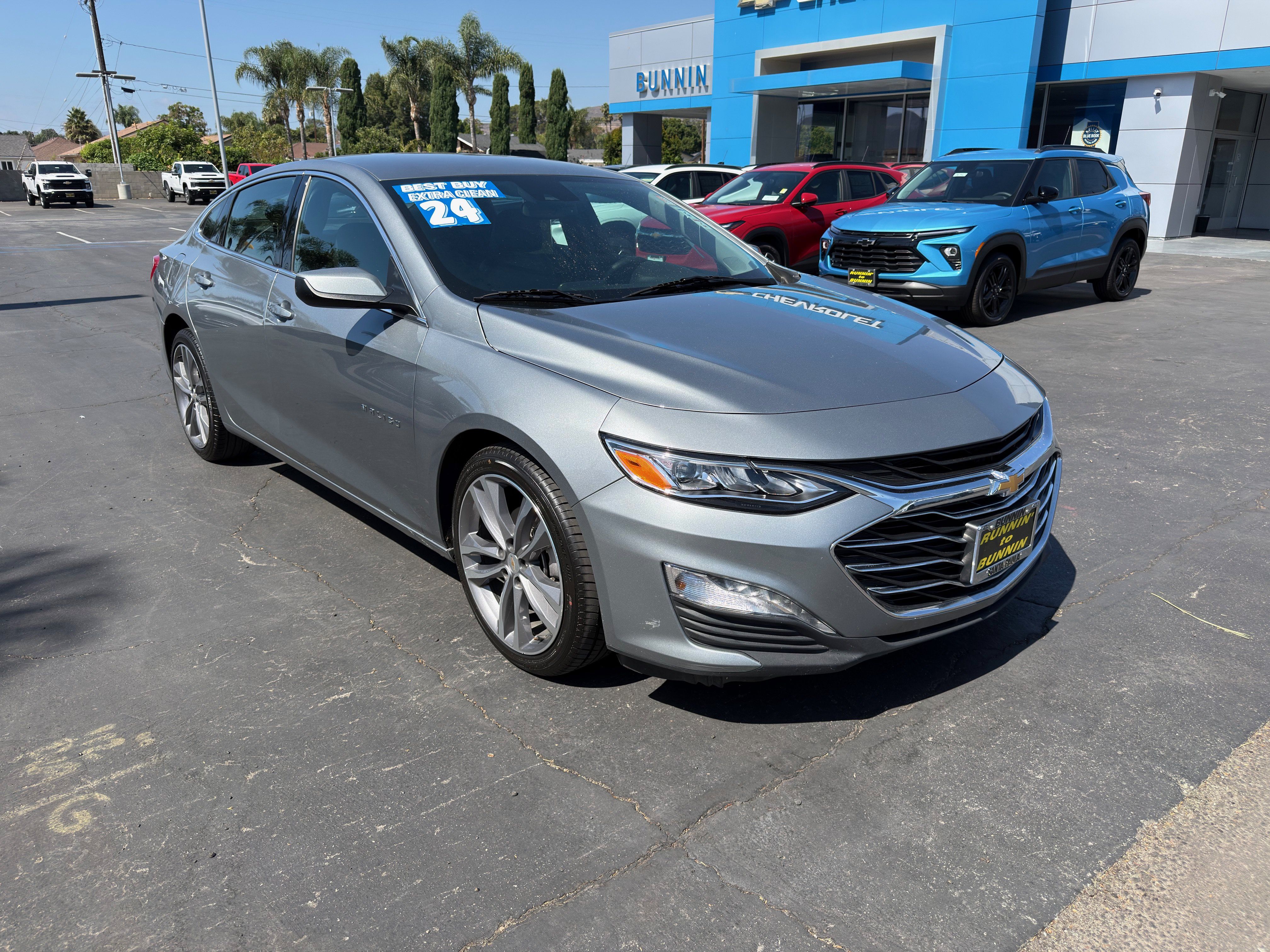 Used 2024 Chevrolet Malibu LT FWD image 2
