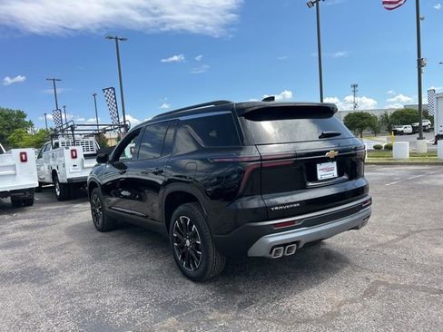 New 2026 Chevrolet Traverse LT w/ Sun and Wheel Package FWD image 5