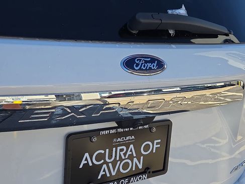 Used 2022 Ford Explorer Limited w/ Equipment Group 301A image 29