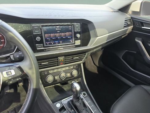 Used 2021 Volkswagen Jetta SE FWD image 18