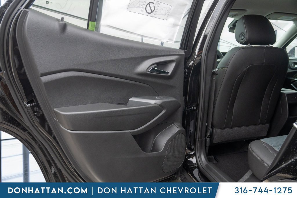 New 2026 Chevrolet Trax LT w/ LT Convenience Package FWD image 16