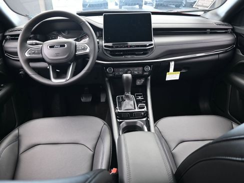 New 2026 Jeep Compass Limited image 30