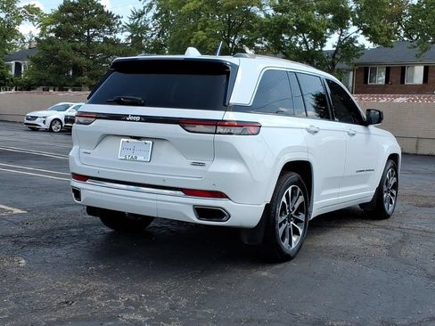 Used 2022 Jeep Grand Cherokee Overland w/ MOPAR Finishing Package AWD/4WD image 7