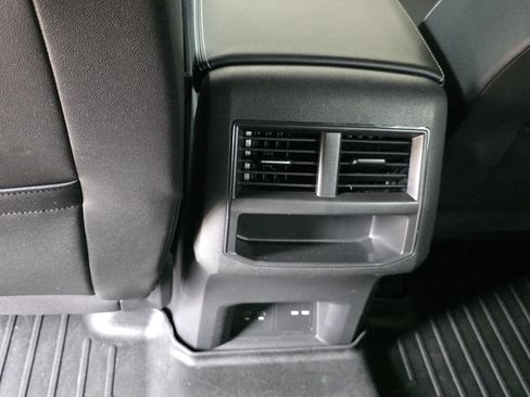 Used 2021 Volkswagen Atlas Cross Sport SE w/ Panoramic Sunroof Package FWD image 12