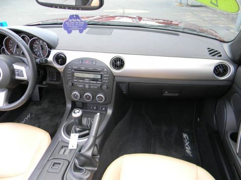 Used 2010 MAZDA MX-5 Miata Grand Touring w/ Premium Pkg RWD image 19