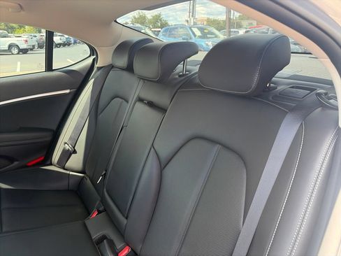Used 2023 Genesis G70 2.0T AWD/4WD image 28