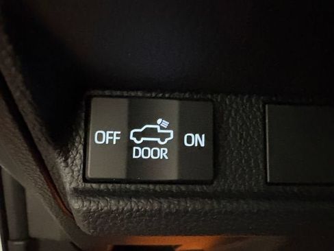 Used 2025 Toyota Tacoma TRD Off-Road w/ TRD Off Road Upgrade Package AWD/4WD image 15