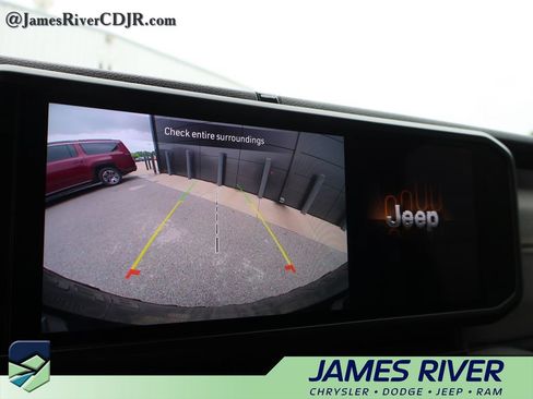 Used 2024 Jeep Wrangler Unlimited AWD/4WD image 33