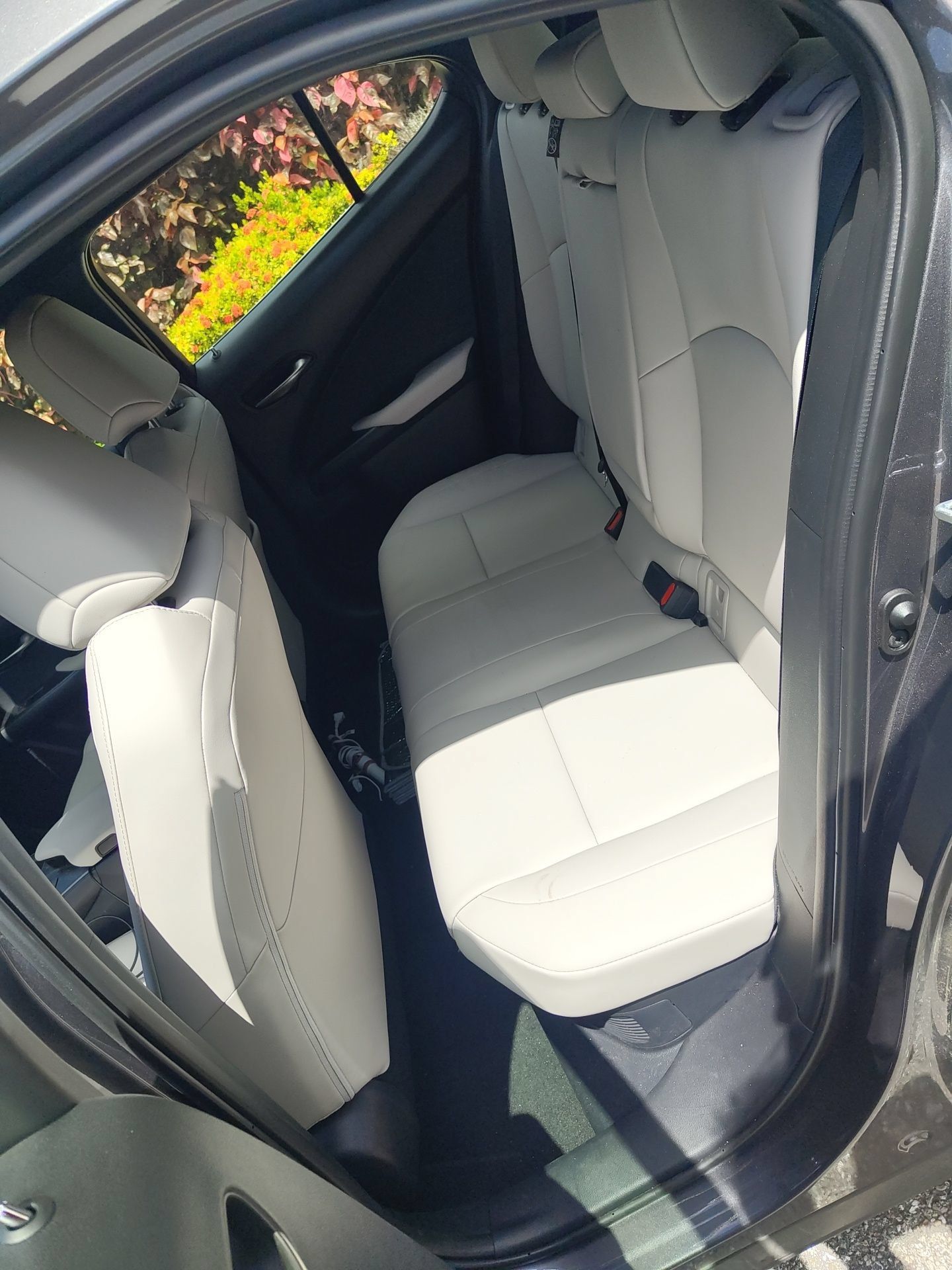 Used 2025 Lexus UX 300h FWD w/ Accessory Package (Z2) image 23