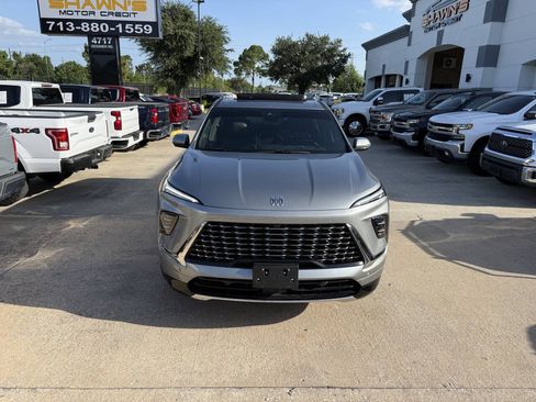 Used 2025 Buick Enclave Avenir w/ Super Cruise Package FWD image 42