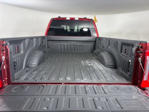Certified 2025 Ford F450 Platinum w/ Platinum Plus Package AWD/4WD image 32