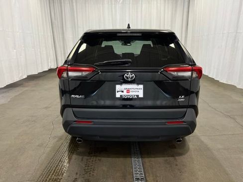 Certified 2024 Toyota RAV4 LE AWD/4WD image 5