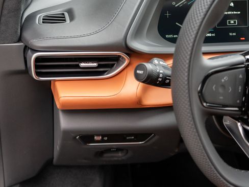 Used 2025 Lotus Emira image 24