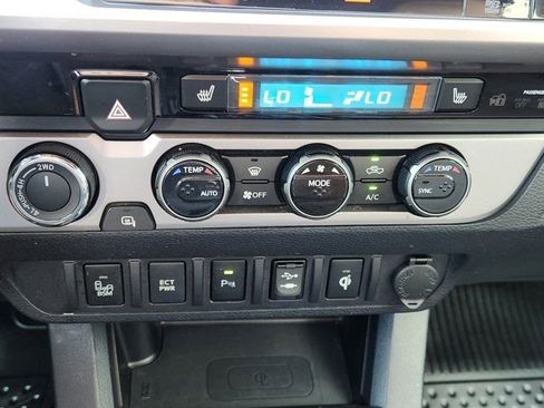 Used 2017 Toyota Tacoma Limited image 22