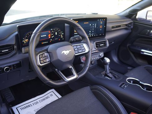 Used 2024 Ford Mustang Convertible RWD image 3