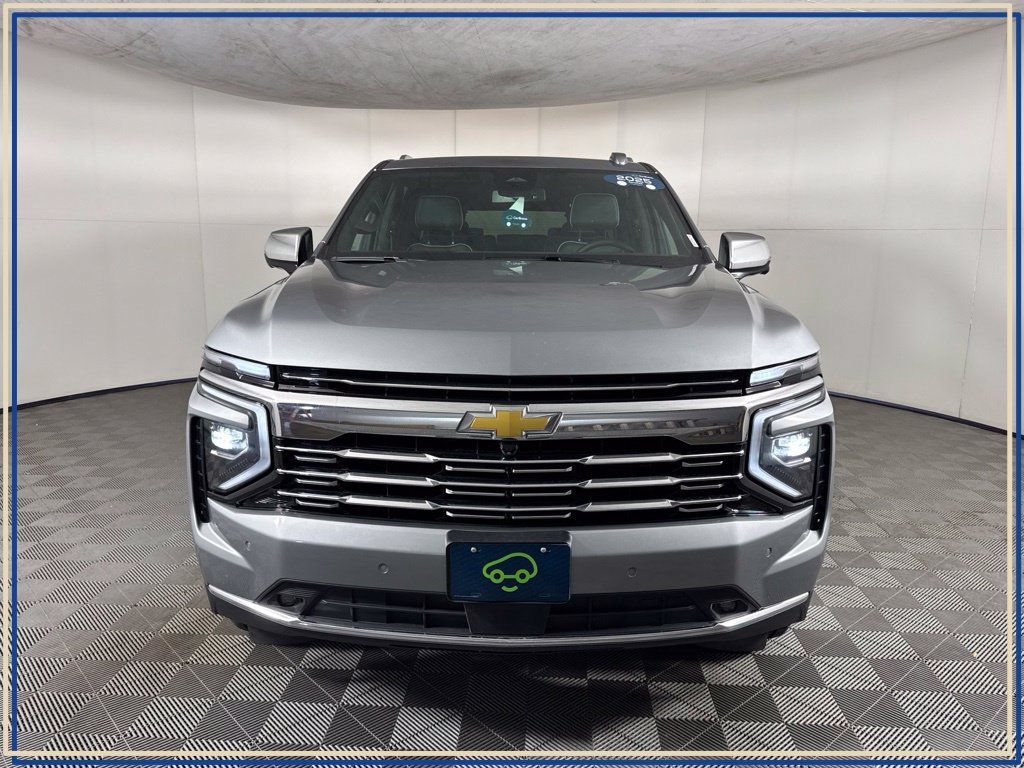 Certified 2025 Chevrolet Suburban Premier AWD/4WD image 2