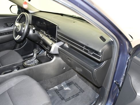 Used 2025 Hyundai Kona SEL image 40