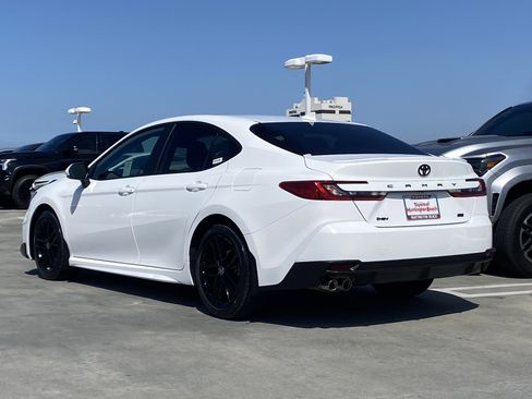 Certified 2026 Toyota Camry SE FWD image 5