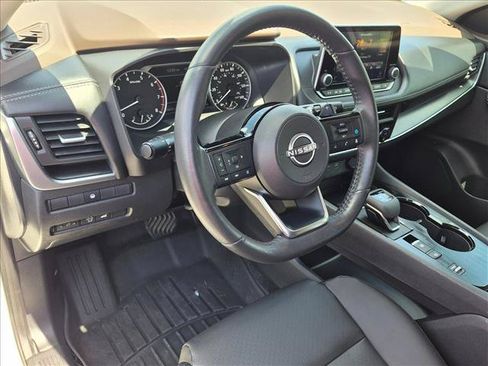 Used 2023 Nissan Rogue SV w/ SV Premium B Package FWD image 9
