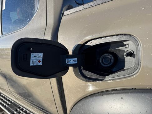 New 2025 Ford Ranger Raptor image 17