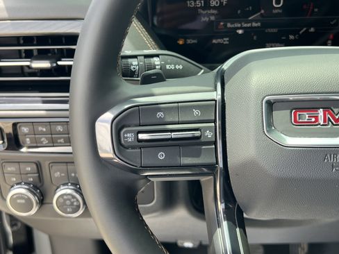 Used 2025 GMC Yukon AT4 w/ AT4 Premium Package AWD/4WD image 10