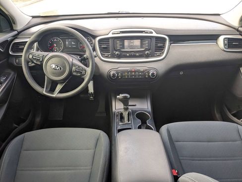 Used 2018 Kia Sorento L FWD image 18