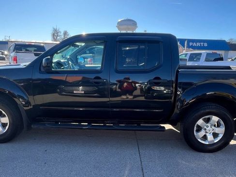 Used 2011 Nissan Frontier SV image 7