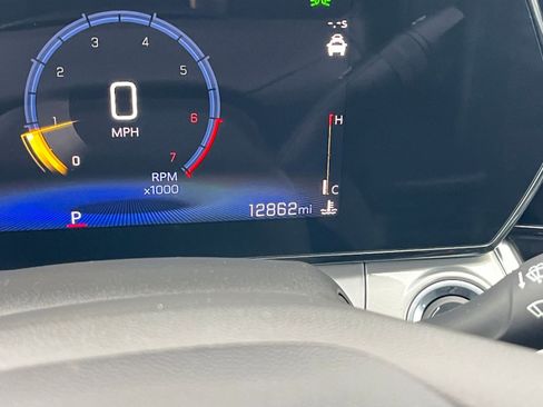 Used 2025 Chevrolet Trax LT w/ LT Convenience Package image 38