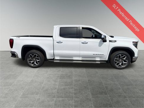 Used 2023 GMC Sierra 1500 SLT w/ SLT Premium Plus Package AWD/4WD image 7