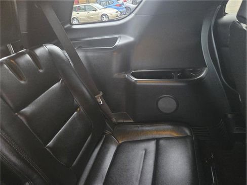 Used 2016 Ford Explorer XLT w/ Equipment Group 202A image 32