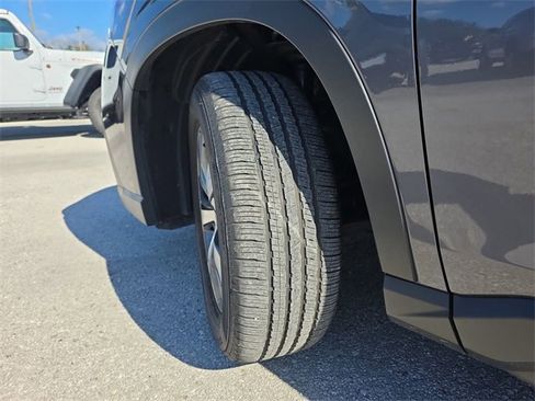 Used 2024 Subaru Ascent Premium w/ Convenience Package image 33