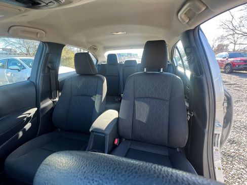 Used 2025 Toyota Corolla LE image 34