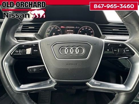 Used 2024 Audi Q8 e-tron Premium Plus image 24