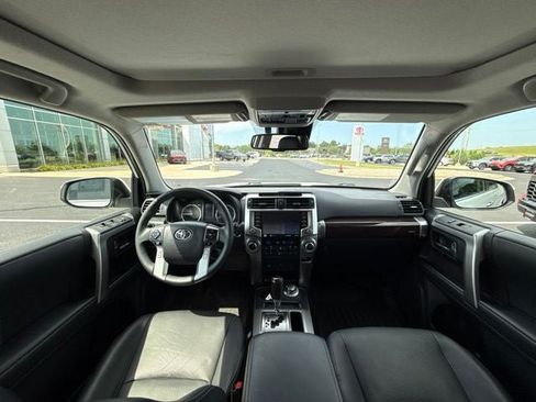 Used 2022 Toyota 4Runner Limited AWD/4WD image 22