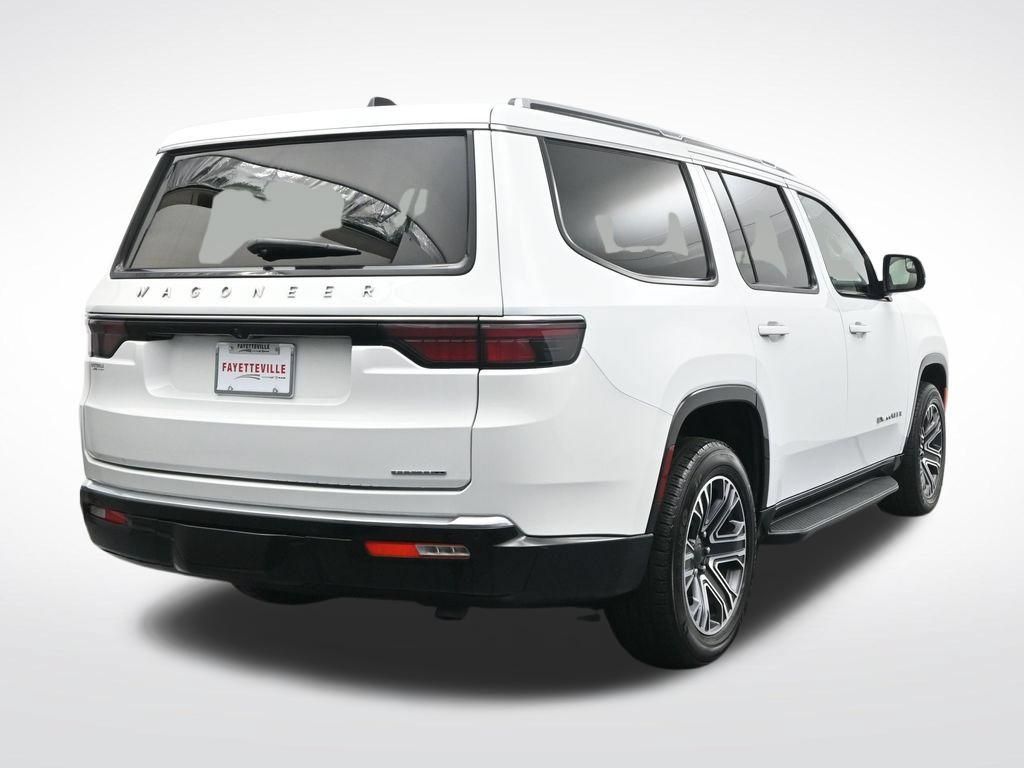 Used 2024 Jeep Wagoneer Series II w/ Flexible Seating Group RWD image 6