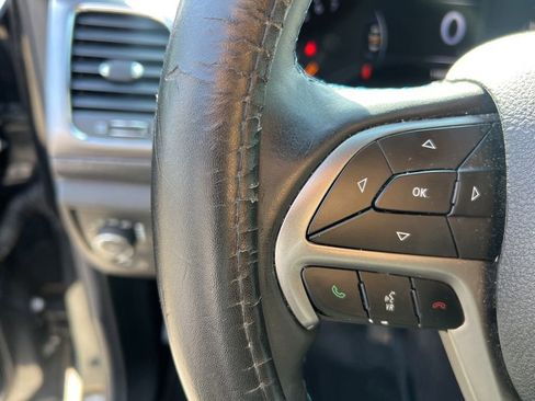 Used 2018 Jeep Grand Cherokee Laredo image 21