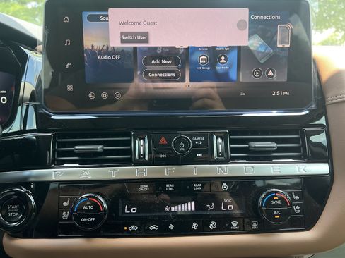 New 2026 Nissan Pathfinder Platinum AWD/4WD image 4