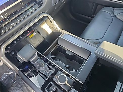 Used 2024 Toyota Tundra Platinum image 19