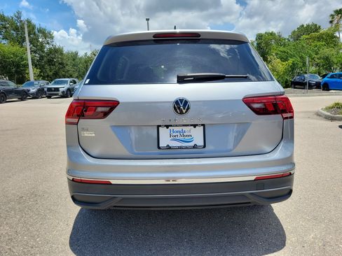 Used 2024 Volkswagen Tiguan SE FWD image 5