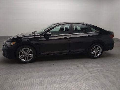 Used 2024 Volkswagen Jetta SE FWD image 2