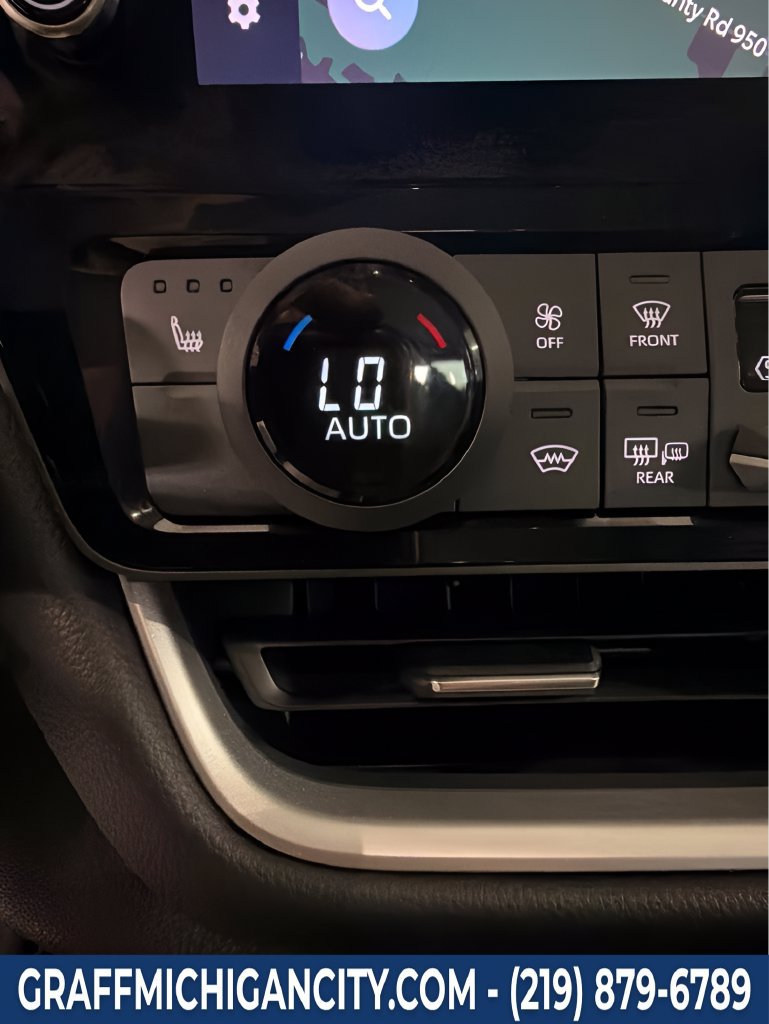 Used 2024 Toyota Grand Highlander AWD image 27
