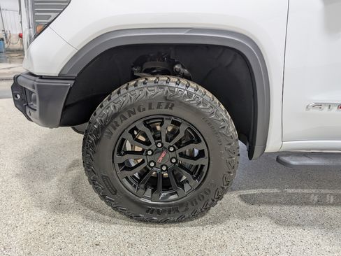 Used 2023 GMC Sierra 1500 AT4X AWD/4WD image 10