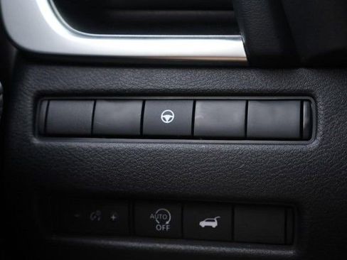 Certified 2025 Nissan Rogue SV FWD image 18