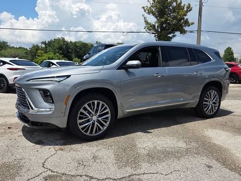 New 2026 Buick Enclave Avenir w/ Super Cruise Package FWD image 3