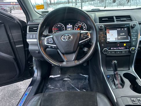 Used 2016 Toyota Camry XSE w/ Moonroof Package image 21