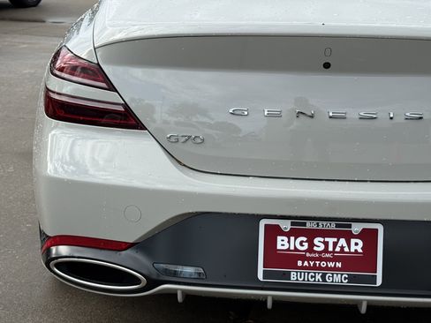Used 2025 Genesis G70 2.5T AWD/4WD image 11