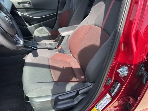 Used 2025 Toyota Corolla SE image 9